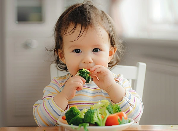Sayur adalah makanan yang disukai anak-anak karena sehat dan bergizi.
